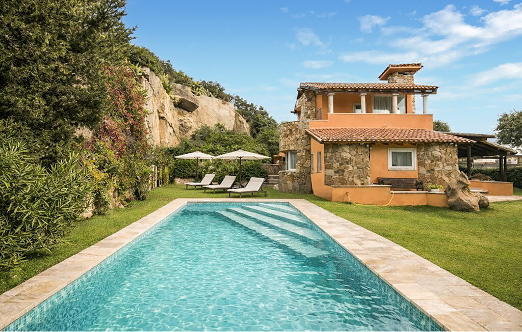 Planning a Late Booking Summer Villa Holiday: Your Complete Guide